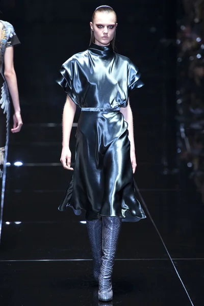 Look 28